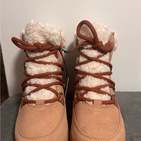 Sorel Women's Tan Winter Boots - Picture 3 of 3